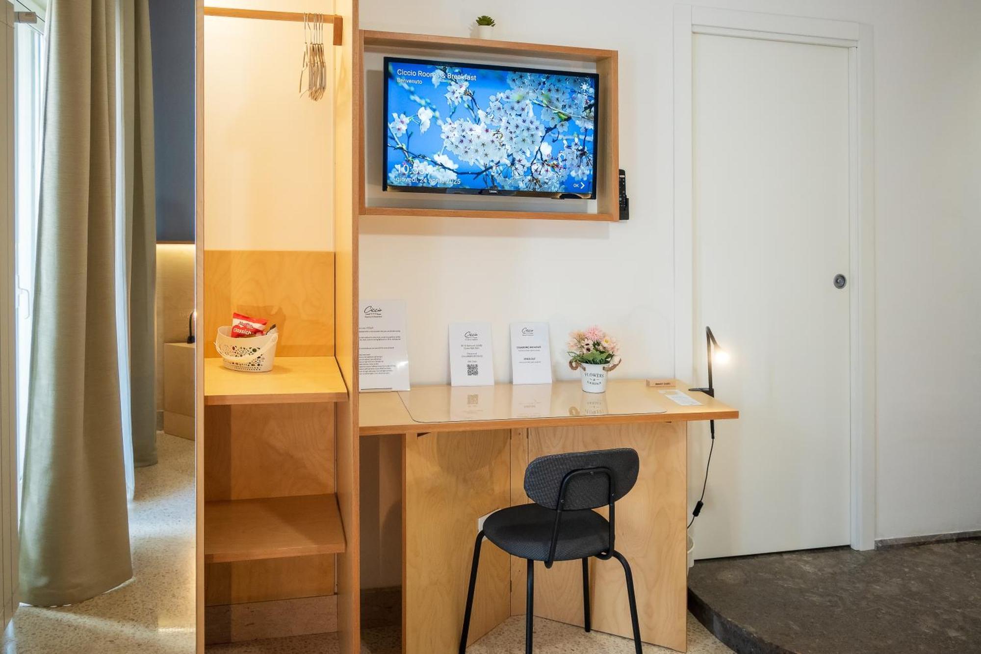Ciccio Rooms And Breakfast - Self Check-In Palermo Eksteriør bilde