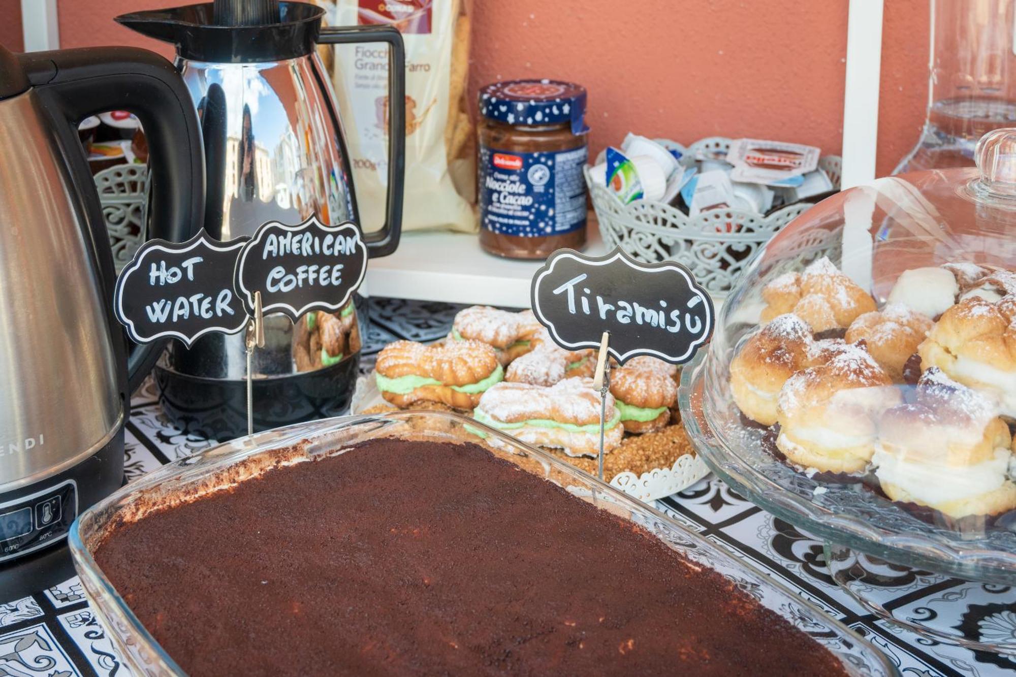 Ciccio Rooms And Breakfast - Self Check-In Palermo Eksteriør bilde